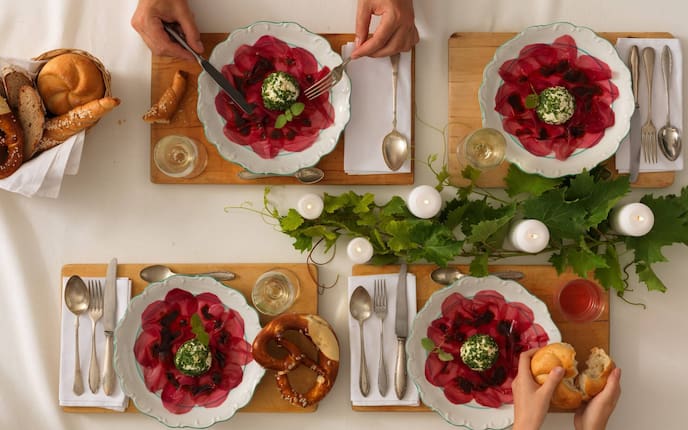 Kräuterkas mit roten Rüben (Foto: Eisenhut & Mayer)