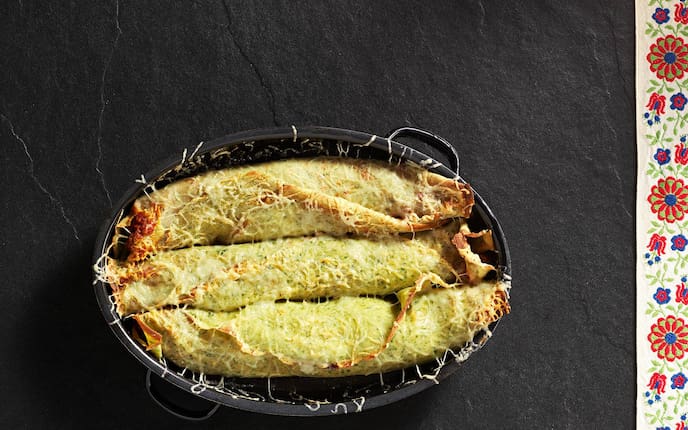 Rezept, Gerollte Kräuterpalatschinke mit Fleischfülle, Servus