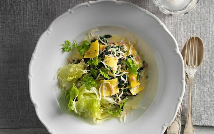 Kren, Spinat, Fleckerl, Beinschinken