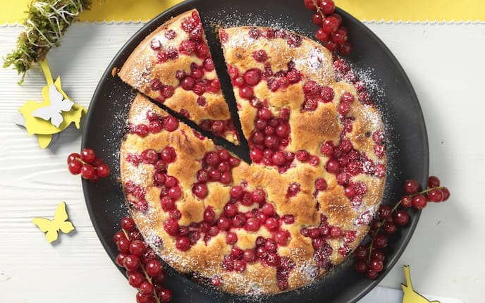 Ribiselkuchen, Ribisel, Teller, Staubzucker