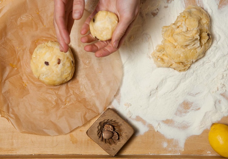 Dreikönigskuchen, Muskatnuss, Zitronen, Teig, Mehl