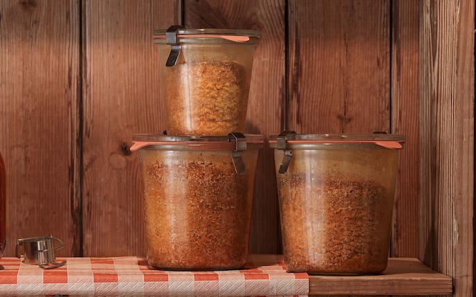 Pastinakenkuchen aus dem Glas, Sturzgläser, Vorratskammer, Haselnüsse, Holz, Gummi