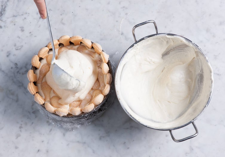 Creme, Biskotten, Suppenkelle, Suppenschöpfer, Schüssel