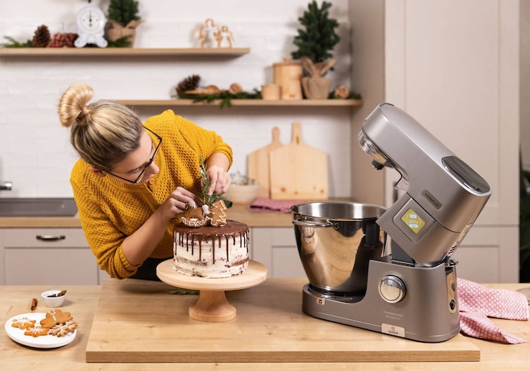 Verena Pelikan, Kenwood Titanium Chef Patissier XL, Schoko-Lebkuchentorte, Lebkuchen, Torte, Weihnachten, Weihnachtstorte, Weihnachtskuchen, Lebkuchendekoration, Tannenzweig, Servus Rezept