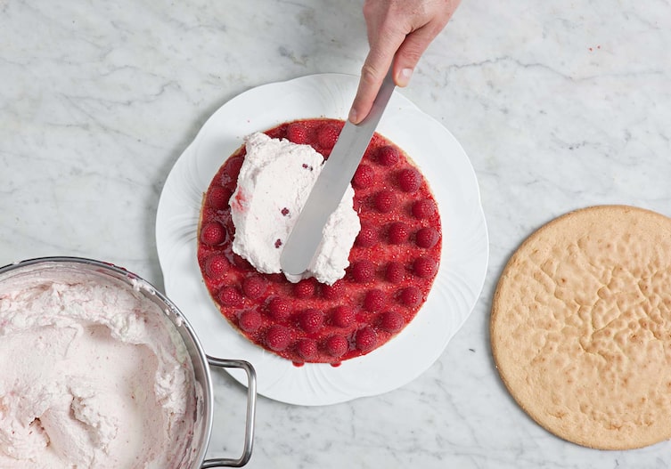 Himbeertorte mit Vanille und Honig, Obers, Tortenboden