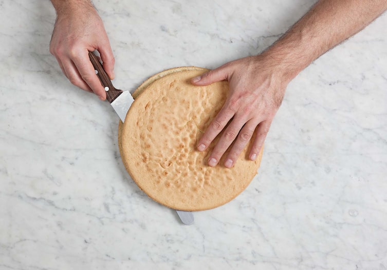 Himbeertorte mit Vanille und Honig, Biskuitboden, Messer