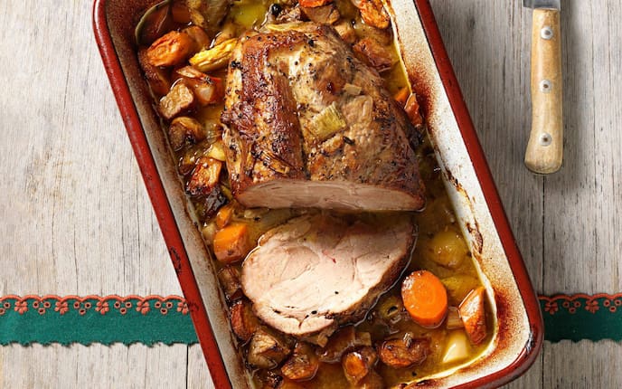 Lavanttaler Mostbraten in einer Rein mit Wurzelgemüse