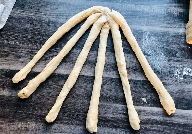 Germteig, Allerheiligenstriezel, flechten, Jause, Servus Rezept