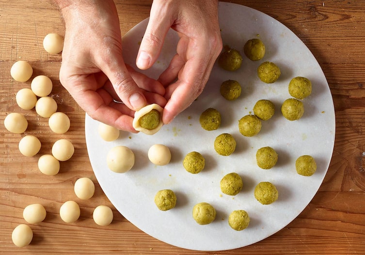 Mozartkugeln einfach selber machen - 2:30 h - Rezept - Servus Mozartkugeln einfach selber machen - 2:30 h - Rezept - Servus