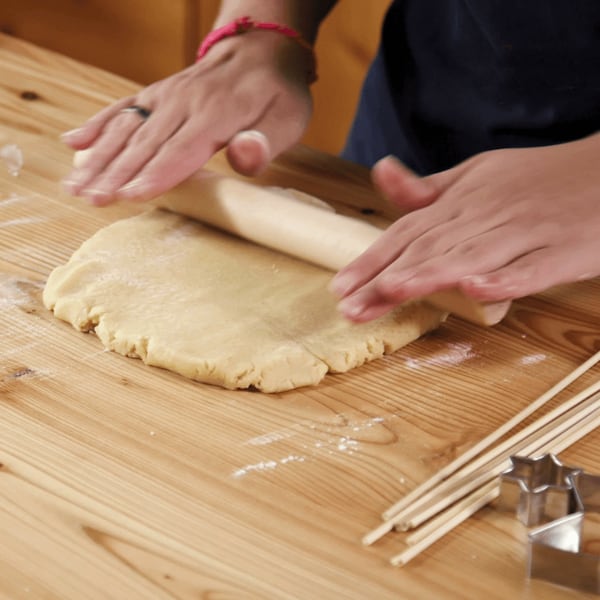 Christina Bauer, Mürbteig, Nudelholz, Teig ausrollen, Hände