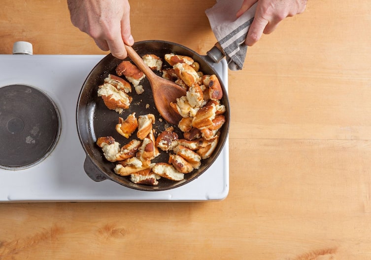 Schmarrn, Spatel, Pfanne