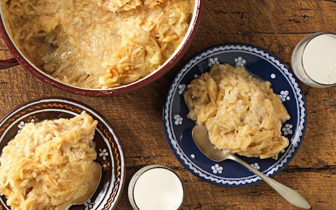 Apfelauflauf, Milch, Löffel, Teller, Servus, Rezept