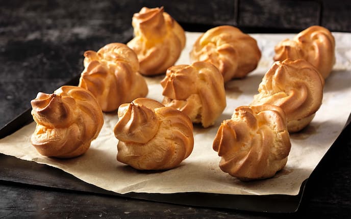 Brandteigkrapfen mit Vanillecreme, Backblech, Backpapier