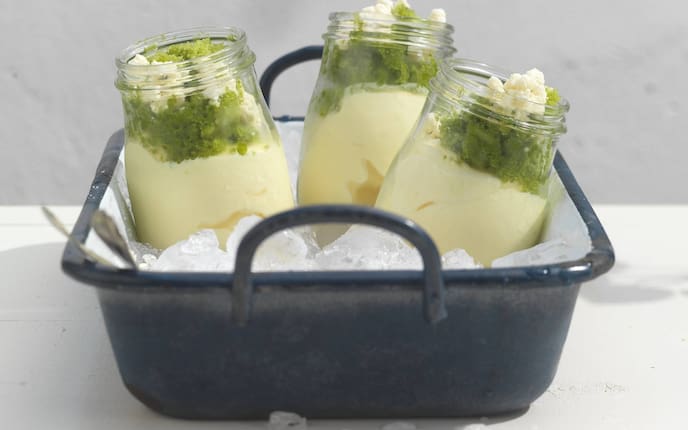 Maiseis, Basilikumgranite, Schokolade, Eisbecher, Eis, Glas