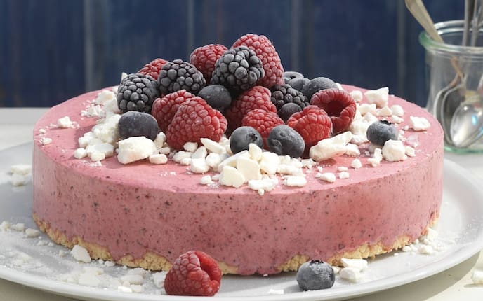 Eistorte, Himbeeren, Schwarzbeeren, Schokolade, Eiswaffeln, Torte, Löffel