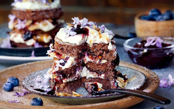 Flieder, Törtchen, Heidelbeeren, Löffel