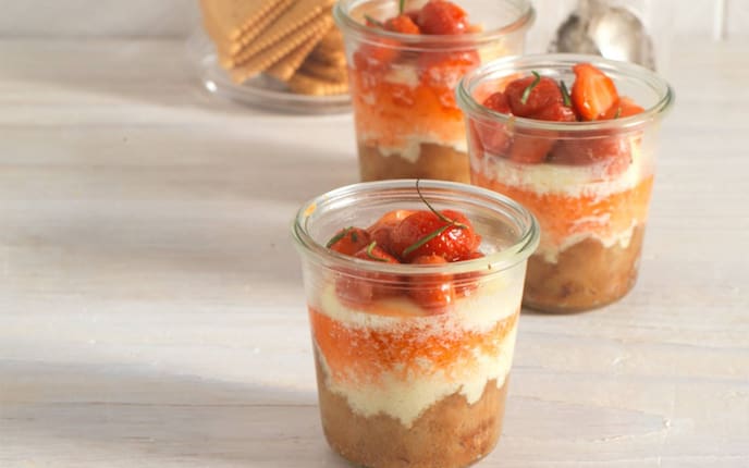 Knusprige Mürbteigtörtchen mit Zitronencreme und Erdbeeren - 2:00 h ...