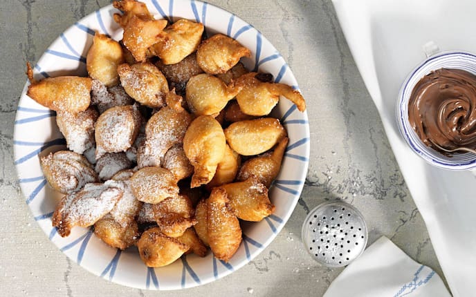 Schmalzgebäck, Germteig, gebackene Mäuse, Röster, Nutella, Nachspeise, Servus Rezept