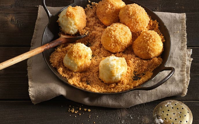 Kletzen-Topfenknödel, Knödel, Brösel, Pfanne, Kochlöffel, Nachspeise, Servus Rezept
