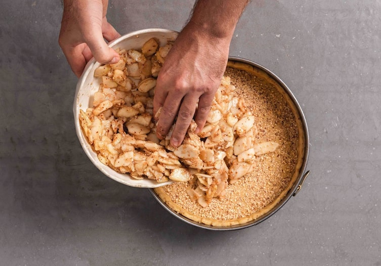 Teig, Springform, Birnen, Pimentbirnen, Mandeln