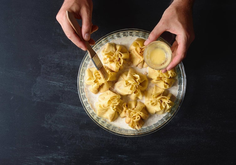 Palatschinkensackerl, Sauce, flüssige Butter, Auflaufform