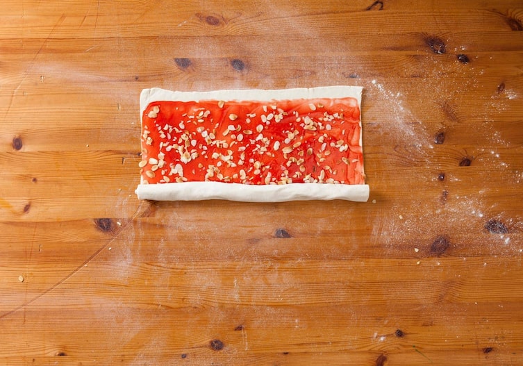 Blätterteigwurzel, Blätterteig, Marmelade, Mandelblättchen
