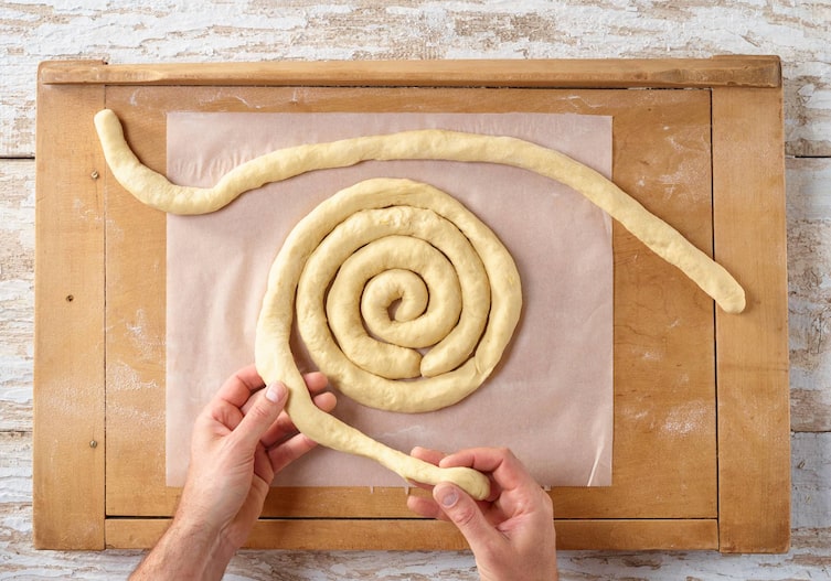 Backpapier, Brett, Teig, Hände