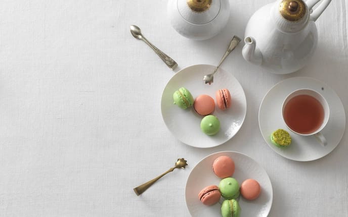 Makronen, Tee, Porzellangeschirr