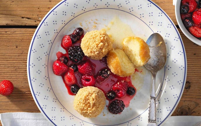 Süsse Knödel, Süßspeise, Dessert, Brösel, Beeren, Servus Rezept
