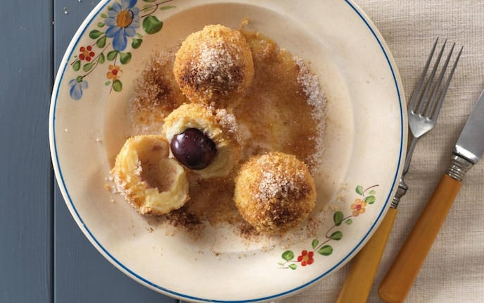 Knödel, Kirschenknödel, süße Knödel, Bröselmischung, Butter, Nachspeise, Servus Rezept