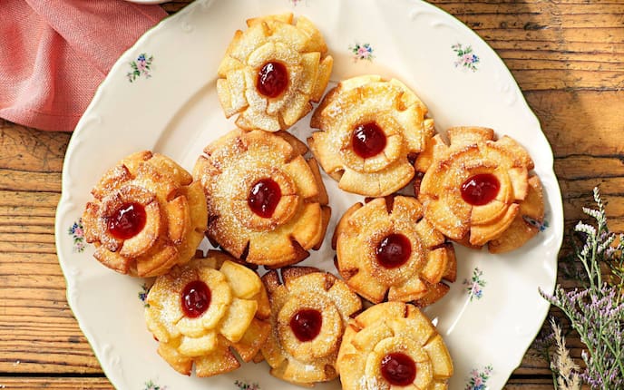 Krapfen, Nachspeise, Schmalzgebäck mit Marmelade, Staubzucker, Servus Rezept
