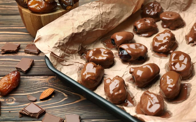 Schokolade Datteln mit Marzipan