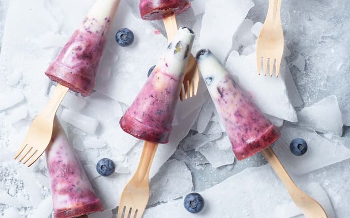 Schwarzbeer-Joghurt-Eis, Gabeln, Schwarzbeeren