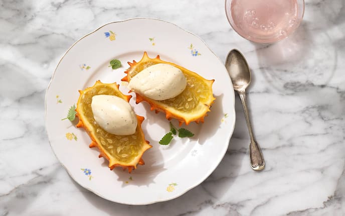 Hornmelone, Gurke, Vanillemus, Löffel, Minze, Glas, Teller