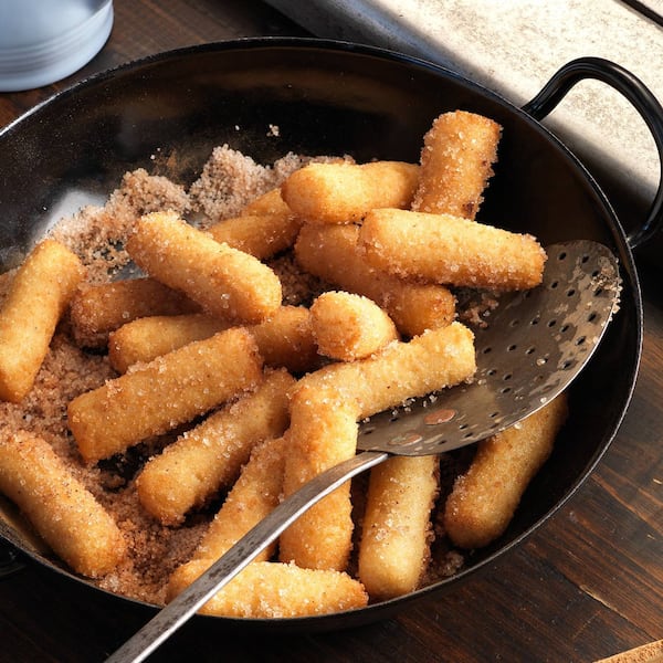 Grießnudeln, Glühwein, Zucker-Zimt, Servierlöffel, Pfanne