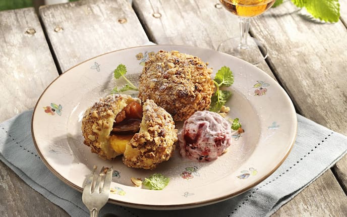 Obstknödel, Nusskruste, Eis, Rezept