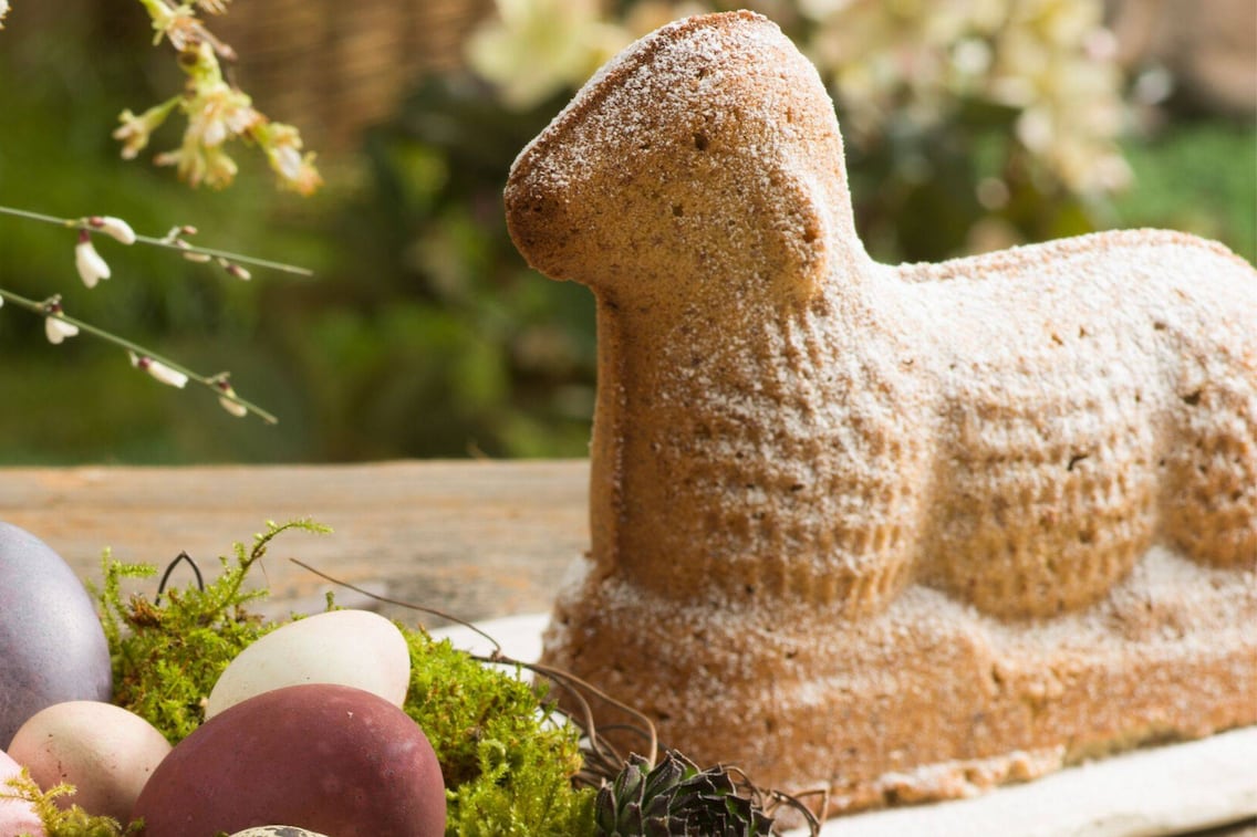 Osterlamm, Osterkuchen, Osterjause, Kuchen, Rührteig, süßes Osterlamm, Ostern, Oster Rezept, Servus Rezept