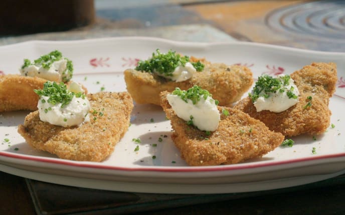 Knusprige Parasol-Schnitzel sind ein absolutes Lieblingsessen von Paula Bründl.