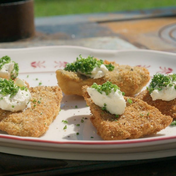 Knusprige Parasol-Schnitzel sind ein absolutes Lieblingsessen von Paula Bründl.