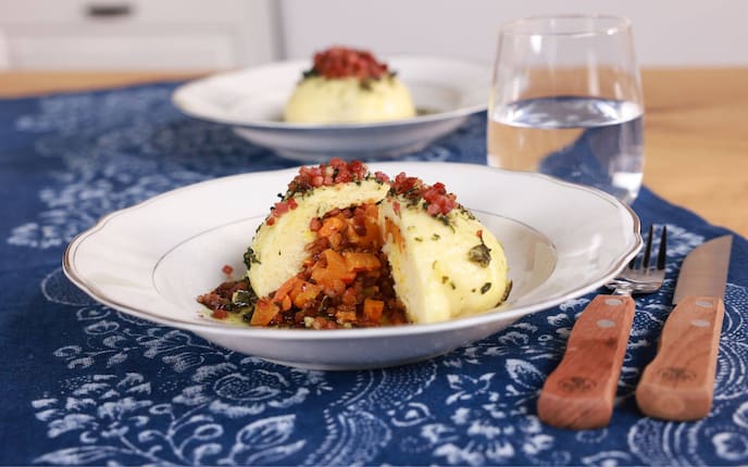 Germknödel, pikant, Kürbis, Speck