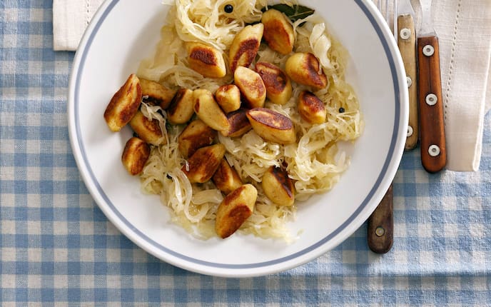 Pinzgauer Nidei, Schupfnudeln, Erdäpfelnudeln, Sauerkraut