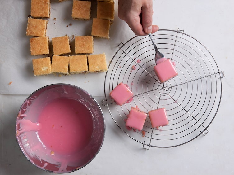 Punschkrapfen, Glasur, Nachspeise, Servus Rezept