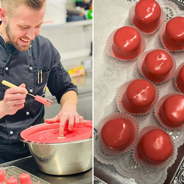 Patissier Markus Braunauer von Schwarzen Kameel zeigt, wie man Punschkrapferl selber machen kann.