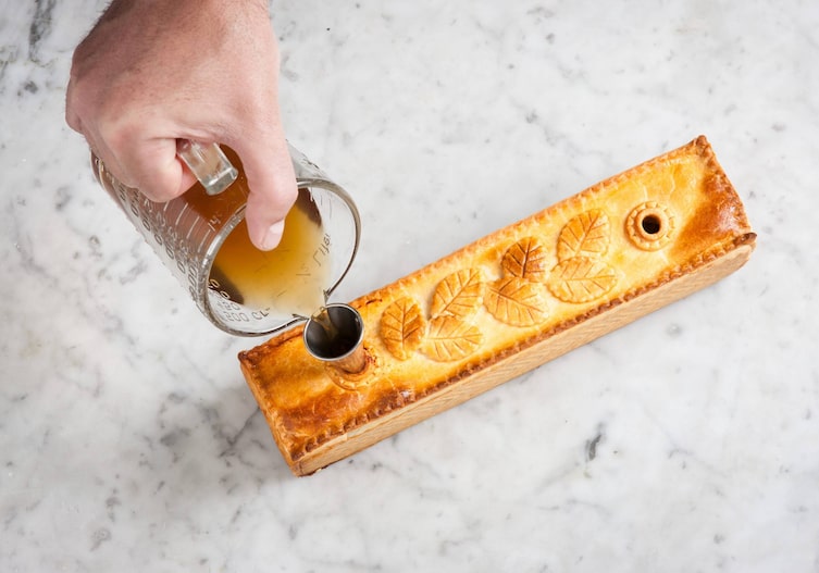 Pastete im Teigmantel (Foto: Eisenhut & Mayer)