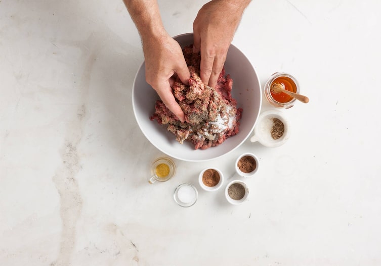 Schüssel, Gewürze, Honig, Faschiertes, Hände