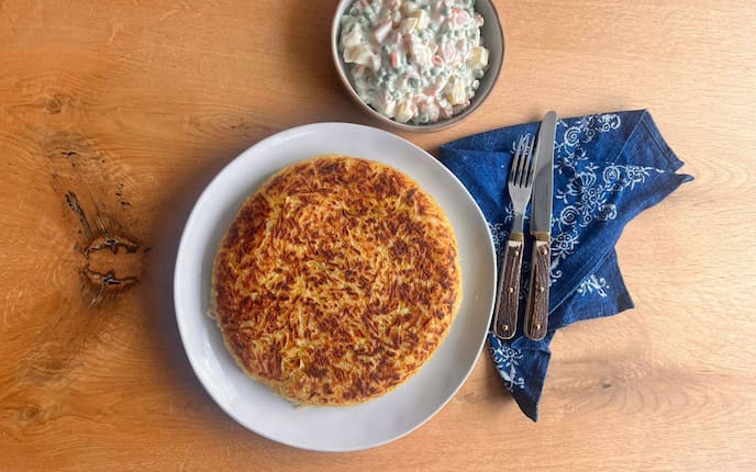 Riesen-Kartoffelpuffer mit Gemüsemayonnaise, Rezept, Blaudruck-Serviette