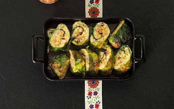 Rindermark-Kohl-Roulade, Roulade, Krautroulade, Paradeisersalat, Hauptspeise, Servus Rezept