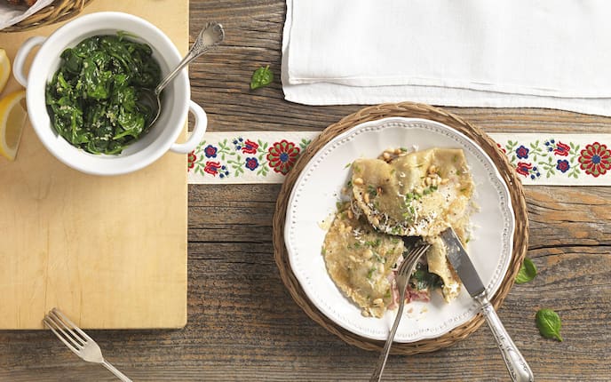 Gefüllte Roggentaschen, Teigtaschen, Pinienkerne, Blattspinat, Parmesan, Hauptspeise, Servus Rezept