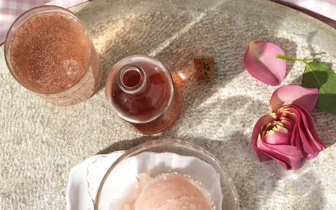 Rosensirup (Bild: Eisenhut & Mayer)