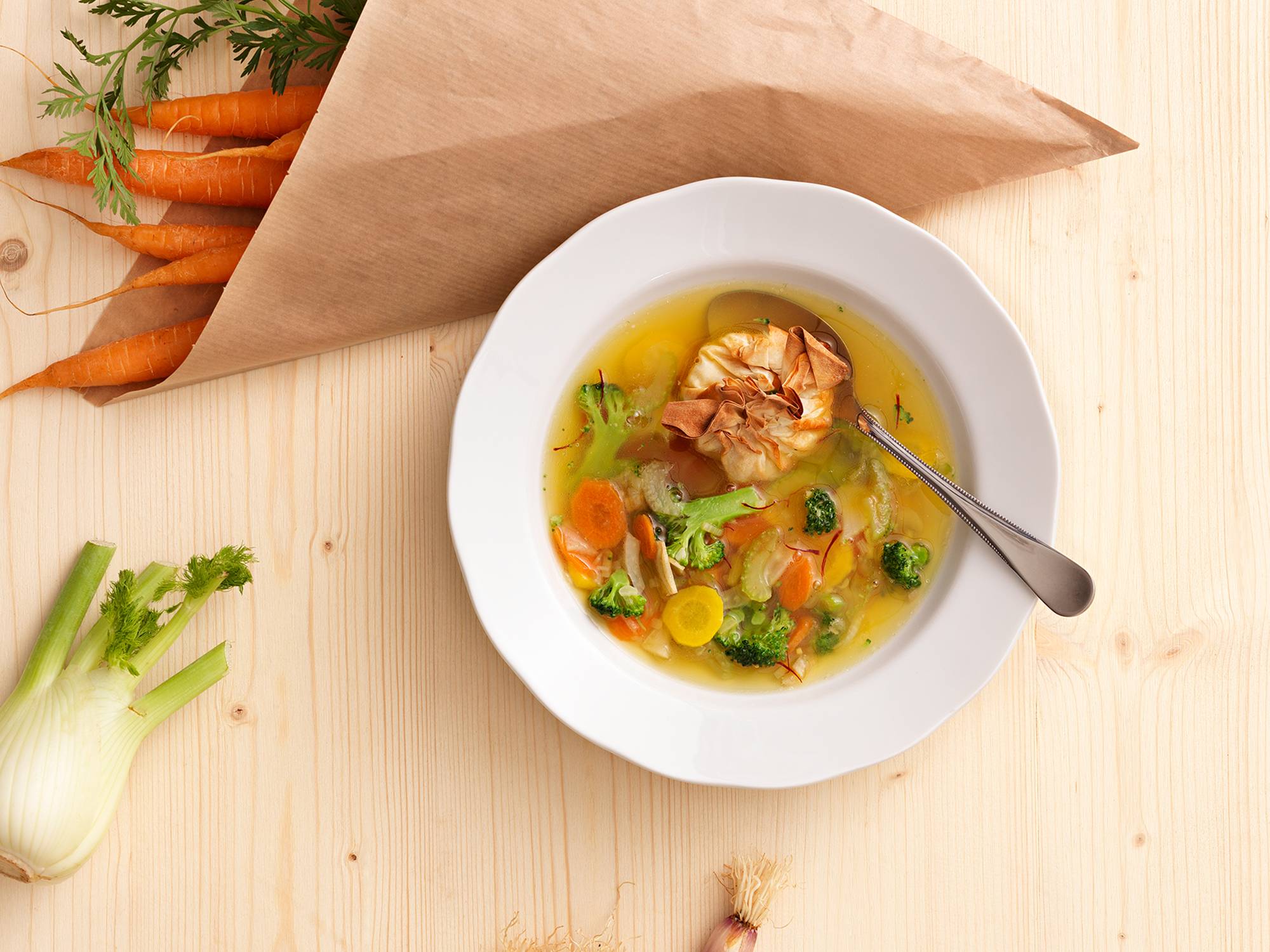 Karottensuppe mit Bärlauch - Rezept - Servus